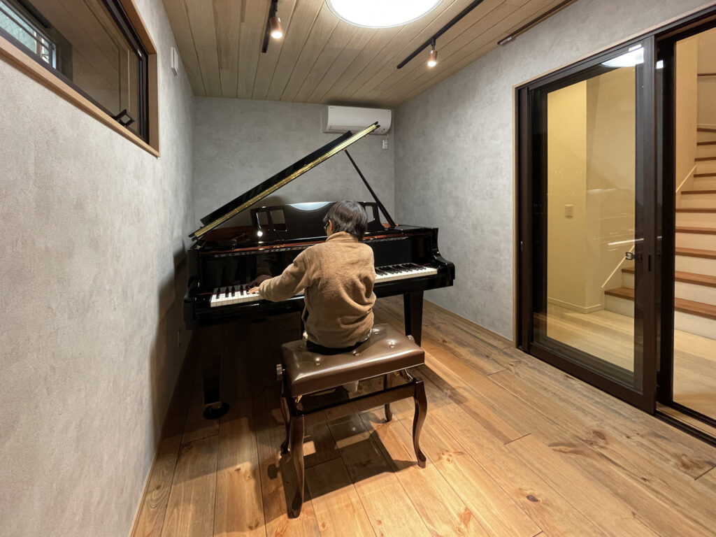 男の子のピアノ室